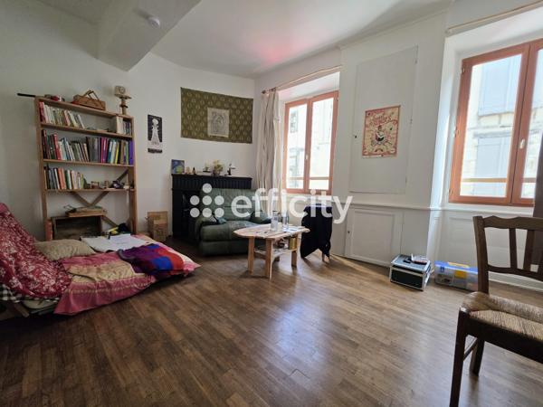 Immeuble 8 pièces - 140 m²