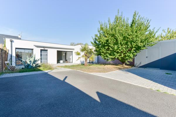 Maison contemporaine de plain-pied 4 chambres Nord Chézine