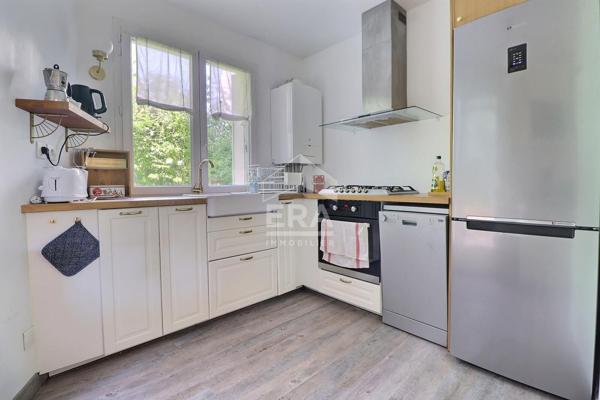 MAGNIFIQUE APPARTEMENT EN BORD DE CANAL AVEC VUE DIRECTE SUR LE STADE DE FRANCE 3 PIÈCES 77 m²  TERRASSE 60 m²  BOX 25 m²