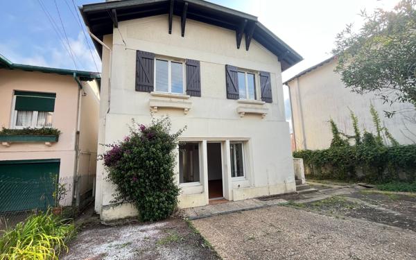 Maison à vendre    6 pièces • 156 m2 Dax