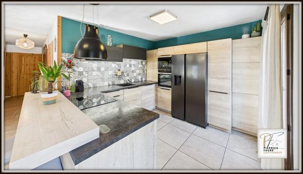 Maison lumineuse de 180 m² au sol – Jardin, garage, sous-sol – Briançon