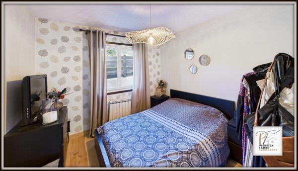 Maison lumineuse de 180 m² au sol – Jardin, garage, sous-sol – Briançon