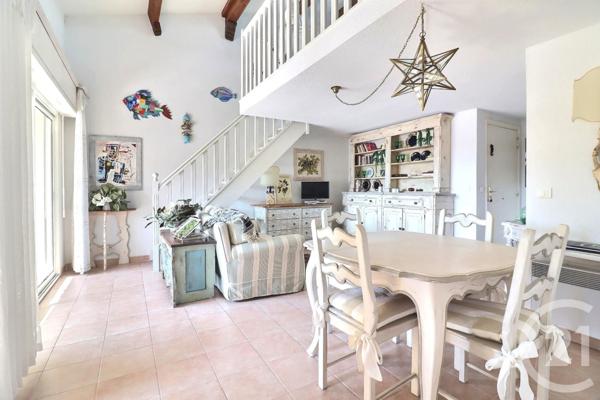 Appartement F3 à vendre  3 pièces - 69,64 m2 FREJUS - 83