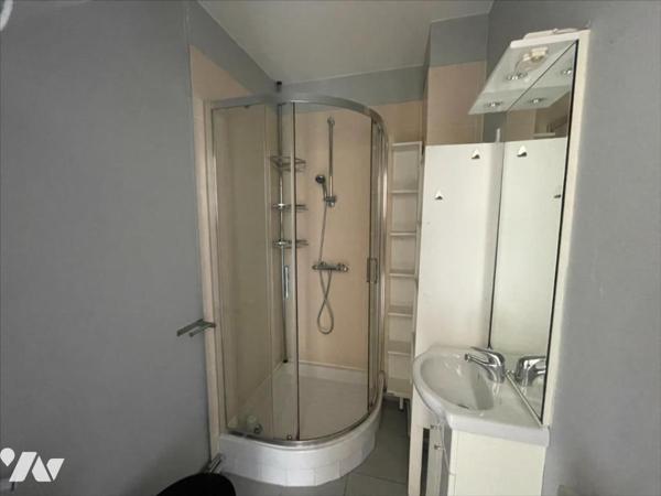 MONDEVILLE APPARTEMENT 2 PIECES EN BON ETAT