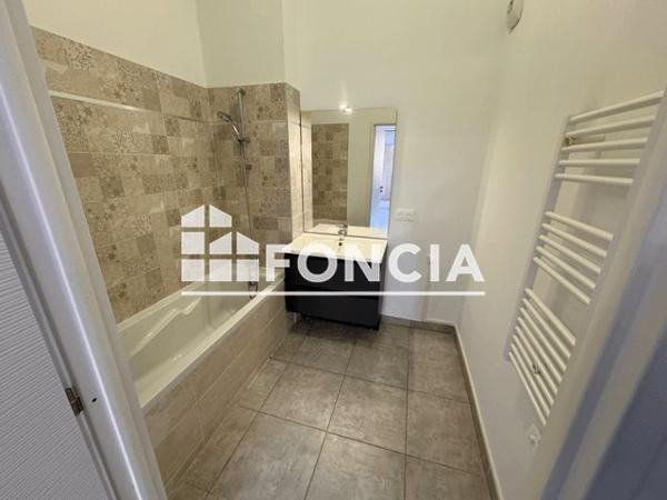 Location Appartement 2 pièces 42.8 m² - 229 AVENUE GEORGES BOREL Salon De Provence 13300