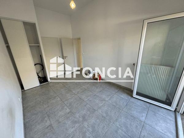 Location Appartement 2 pièces 42.8 m² - 229 AVENUE GEORGES BOREL Salon De Provence 13300