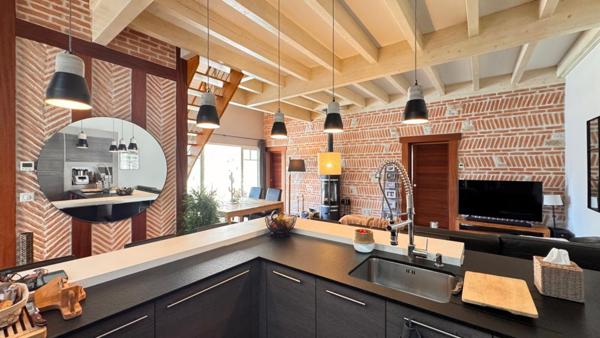 Belle villa avec piscine dans environnement paisible