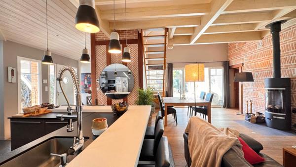 Belle villa avec piscine dans environnement paisible