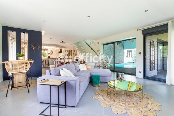 Maison
         5 pièces
        - 264 m² Bien prestige 450 000 € *