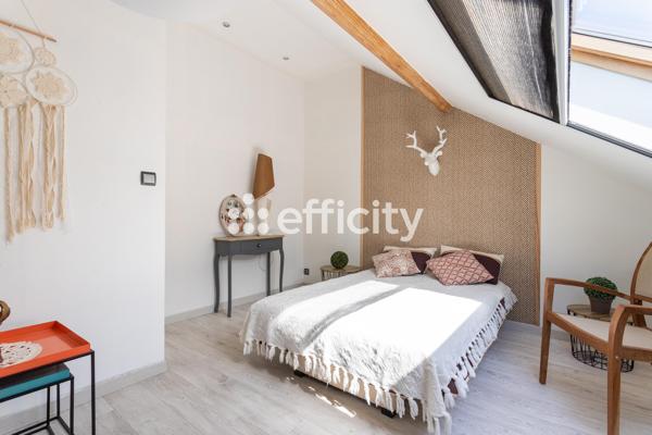 Maison
         5 pièces
        - 264 m² Bien prestige 450 000 € *