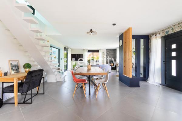 Maison
         5 pièces
        - 264 m² Bien prestige 450 000 € *