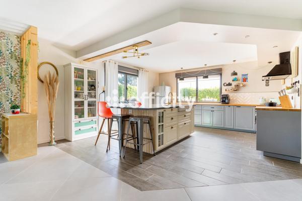 Maison
         5 pièces
        - 264 m² Bien prestige 450 000 € *