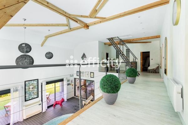 Maison
         5 pièces
        - 264 m² Bien prestige 450 000 € *