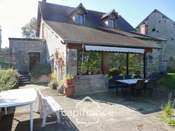 Maison à vendre 5 pièces plus grange avec terrain de 2620 m2 LAPEYROUSE (63)