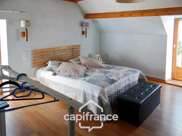 Maison à vendre 5 pièces plus grange avec terrain de 2620 m2 LAPEYROUSE (63)