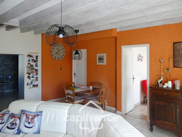 Maison à vendre 5 pièces plus grange avec terrain de 2620 m2 LAPEYROUSE (63)