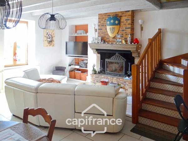 Maison à vendre 5 pièces plus grange avec terrain de 2620 m2 LAPEYROUSE (63)