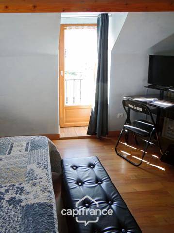 Maison à vendre 5 pièces plus grange avec terrain de 2620 m2 LAPEYROUSE (63)