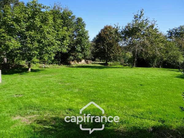 Maison à vendre 5 pièces plus grange avec terrain de 2620 m2 LAPEYROUSE (63)