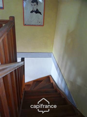 Maison à vendre 5 pièces plus grange avec terrain de 2620 m2 LAPEYROUSE (63)