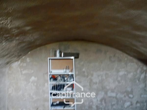 Maison à vendre 5 pièces plus grange avec terrain de 2620 m2 LAPEYROUSE (63)