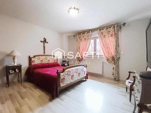 Belle maison jumelée de 100 m2 très bien entretenue