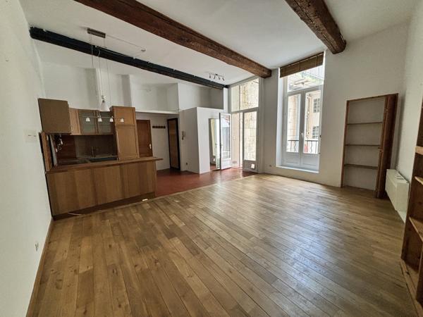 Loft avec terrasse au coeur de Nîmes