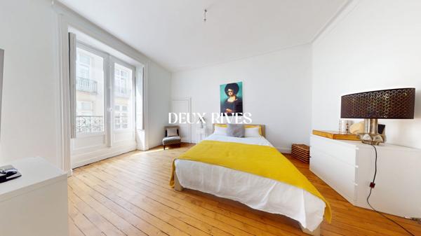 Appartement T3/T4 de caractère – 93 m² – Hypercentre de Nantes – Ascenseur – Grenier