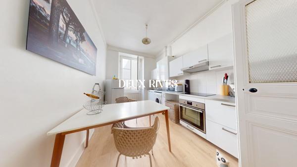 Appartement T3/T4 de caractère – 93 m² – Hypercentre de Nantes – Ascenseur – Grenier