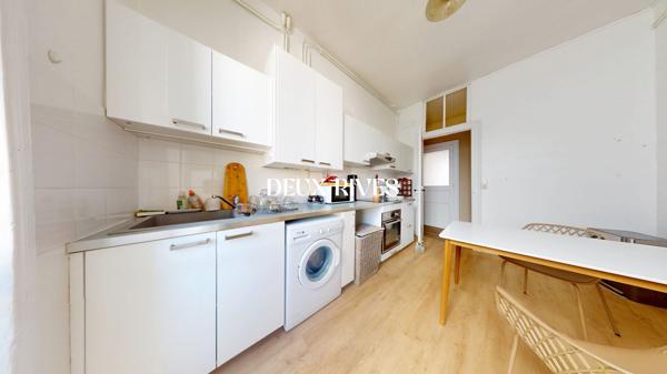 Appartement T3/T4 de caractère – 93 m² – Hypercentre de Nantes – Ascenseur – Grenier