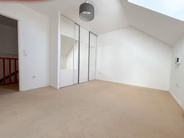 Appartement duplex 6 pièces 110m² à Saclay - BAIL MOINS D'1 AN NON MEUBLE