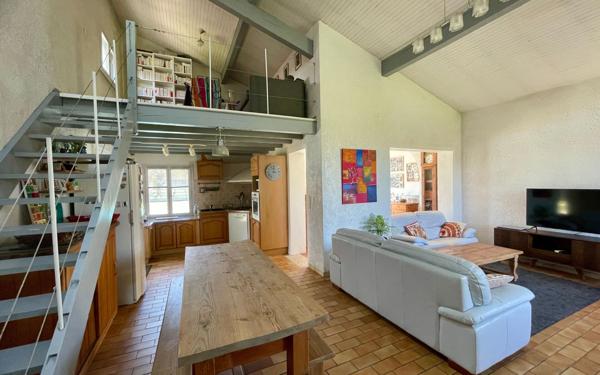 Maison à vendre    5 pièces •  Lit-et-Mixe