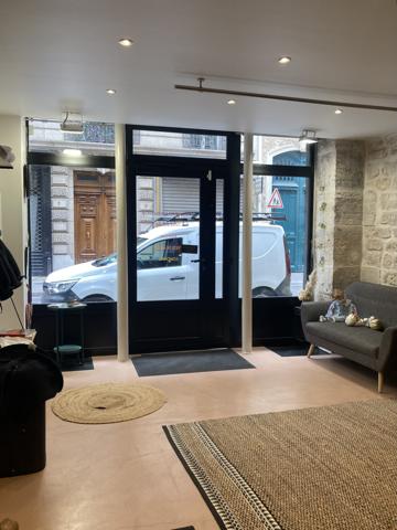 Local Commercial
         2 pièces
        - 64 m² 530 000 € *