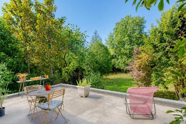 Maison
         7 pièces
        - 150 m² 558 000 € *