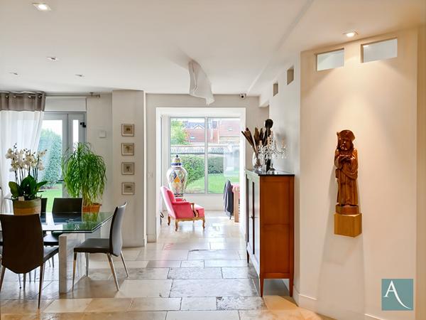Maison de maître rénovée 19ème - 244 m² - Jardin paysager 850 m² - 5 chambres - Hyper centre - Etrechy 91580