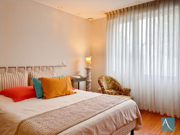 Maison de maître rénovée 19ème - 244 m² - Jardin paysager 850 m² - 5 chambres - Hyper centre - Etrechy 91580