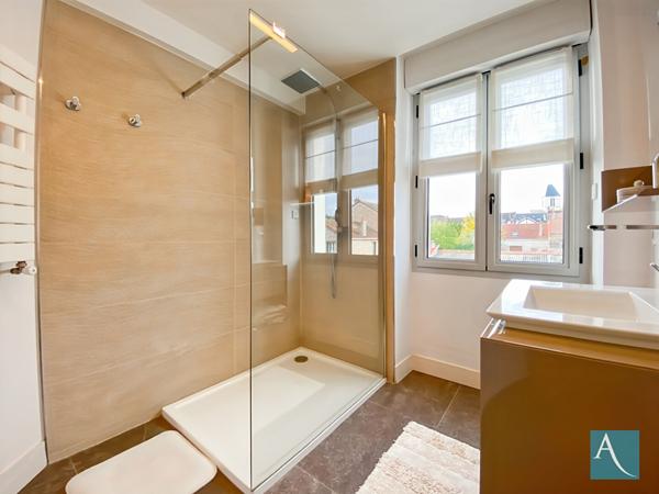 Maison de maître rénovée 19ème - 244 m² - Jardin paysager 850 m² - 5 chambres - Hyper centre - Etrechy 91580