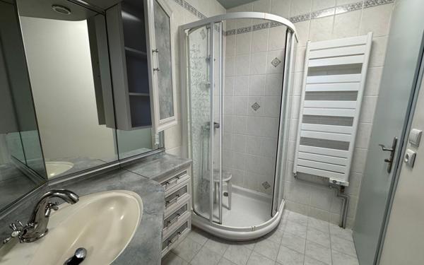 Maison à louer    5 pièces •  Saint-Georges-sur-Eure