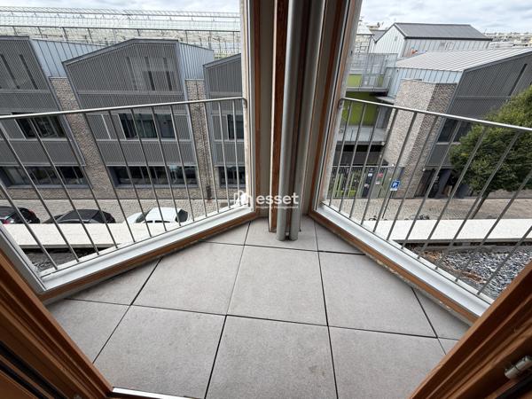 Location Appartement 5 pièces 103.8 m² - Paris 75018