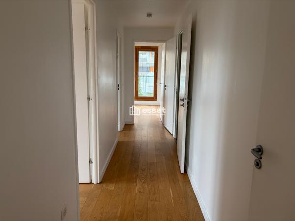 Location Appartement 5 pièces 103.8 m² - Paris 75018