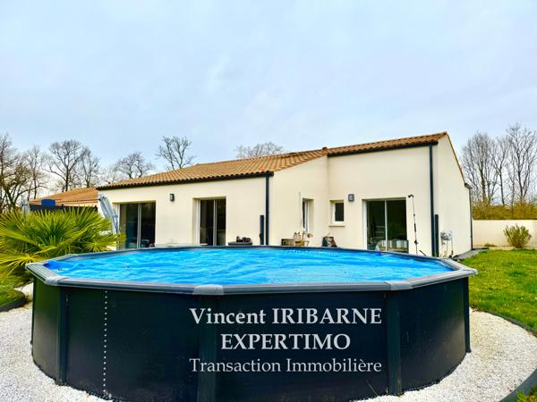 Saintes (17100) Maison de plain pied, 3 chambres, piscine et garage.