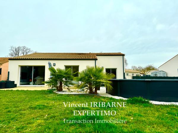 Saintes (17100) Maison de plain pied, 3 chambres, piscine et garage.