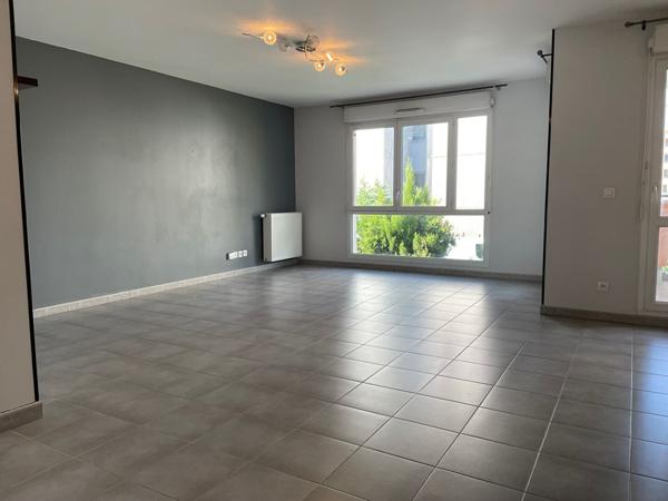 Appartement Échirolles 64.8 m2