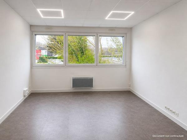 JOUE LES TOURS BUREAUX A LOUER 159 M² SORTIE DE ROCADE