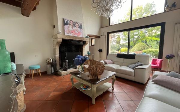 Maison à vendre    5 pièces • 180,68 m2 Gallardon