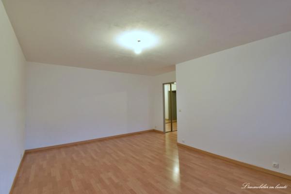 Département Essonne (91),à vendre à SAVIGNY SUR ORGE proche RER C appartement 4 pièces de 80,86 m² loi carrez avec double box en sous-sol (10m x 2.5m) et cave