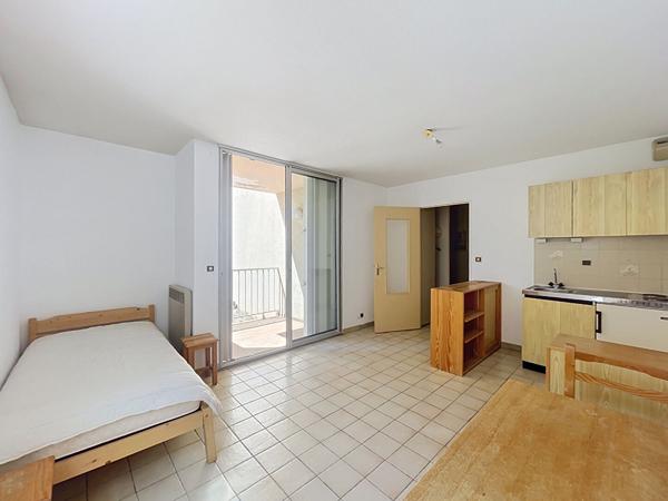 Studio Gréoux Les Bains 25,37m²  habitables et balcon