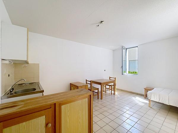 Studio Gréoux Les Bains 25,37m²  habitables et balcon