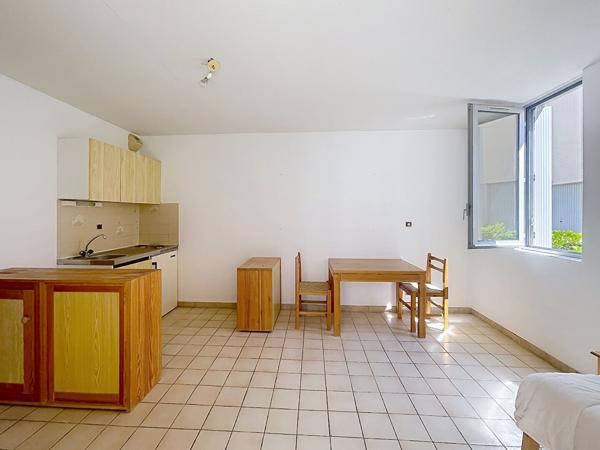Studio Gréoux Les Bains 25,37m²  habitables et balcon