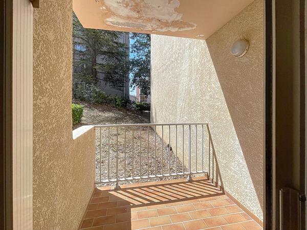 Studio Gréoux Les Bains 25,37m²  habitables et balcon